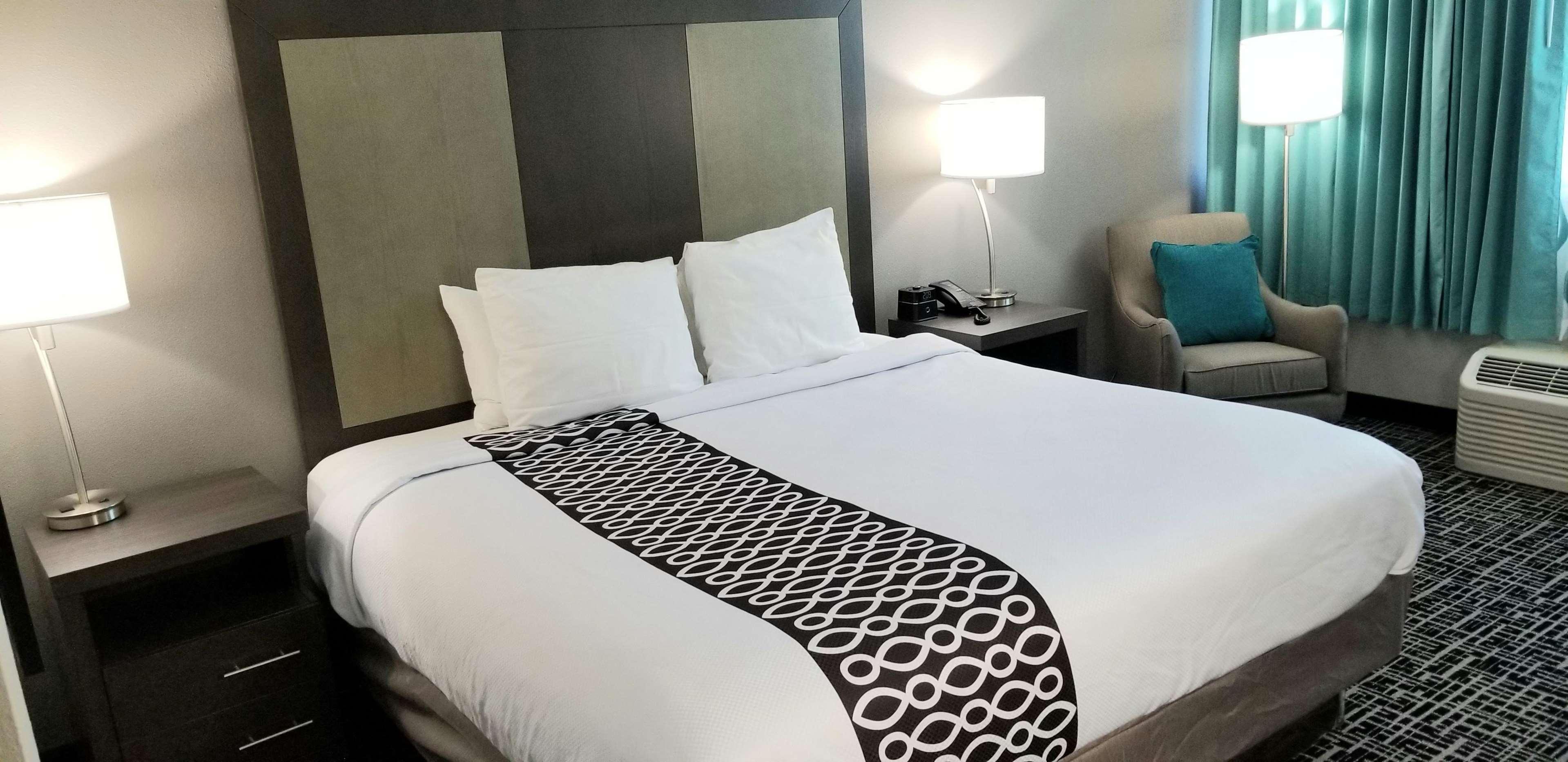 La Quinta Inn & Suites By Wyndham Indianapolis Downtown المظهر الخارجي الصورة
