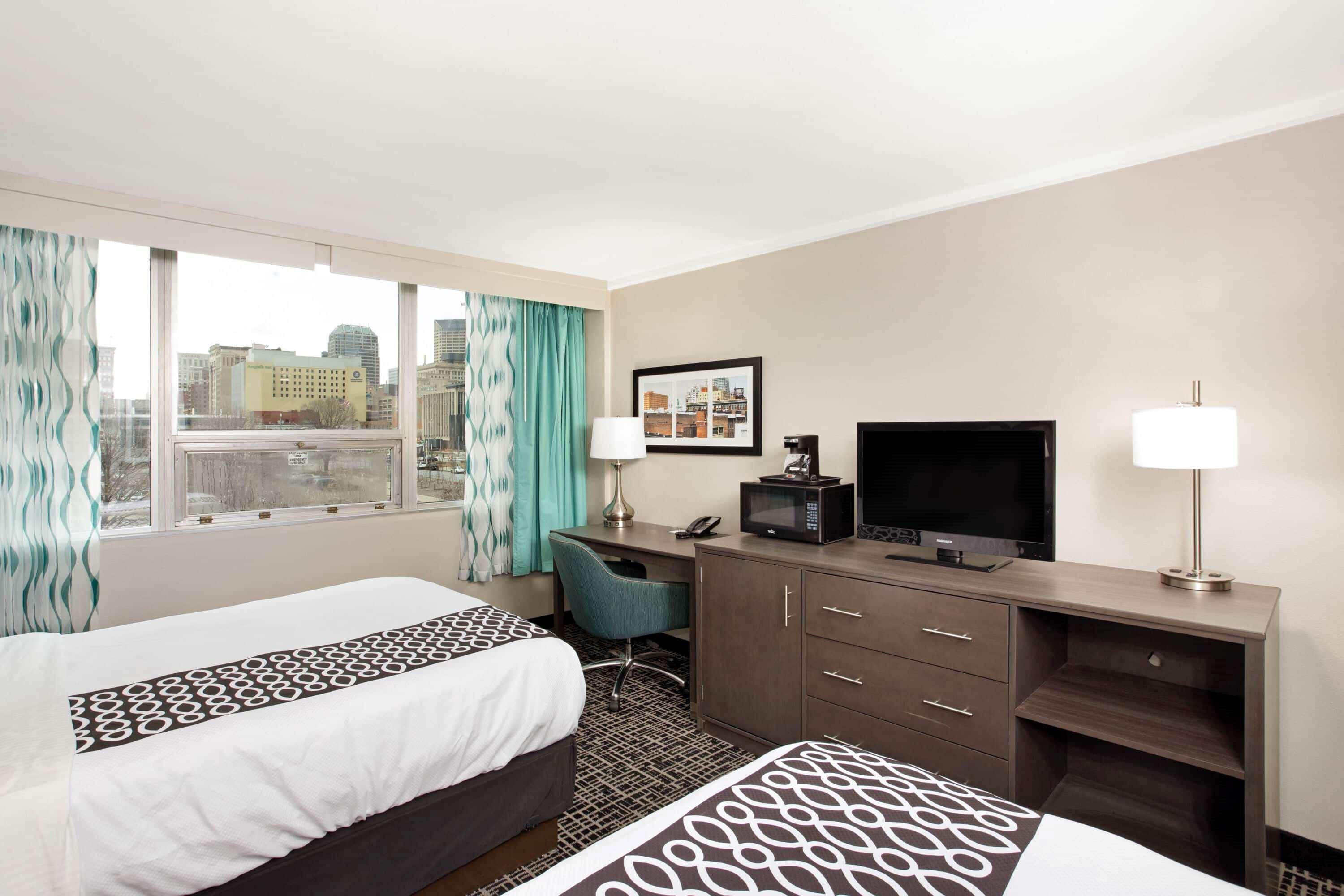 La Quinta Inn & Suites By Wyndham Indianapolis Downtown المظهر الخارجي الصورة