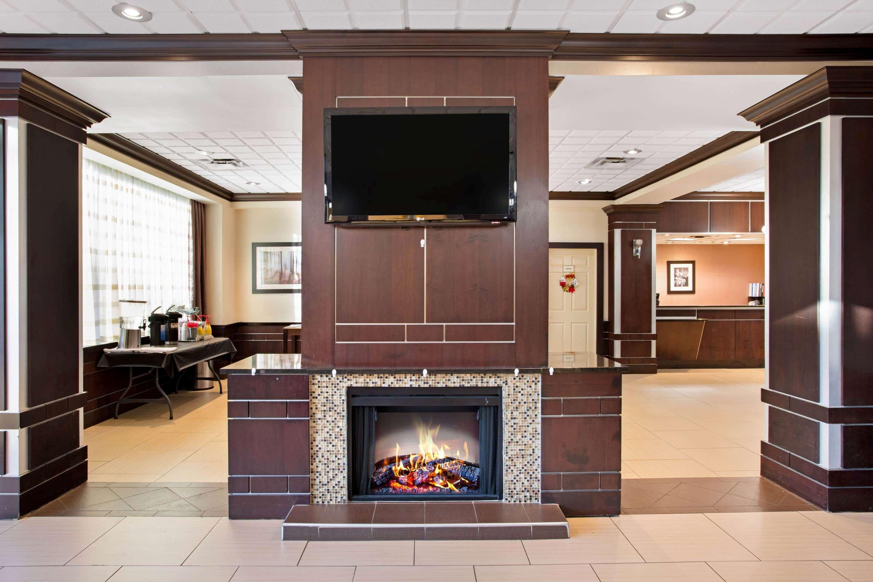 La Quinta Inn & Suites By Wyndham Indianapolis Downtown المظهر الخارجي الصورة