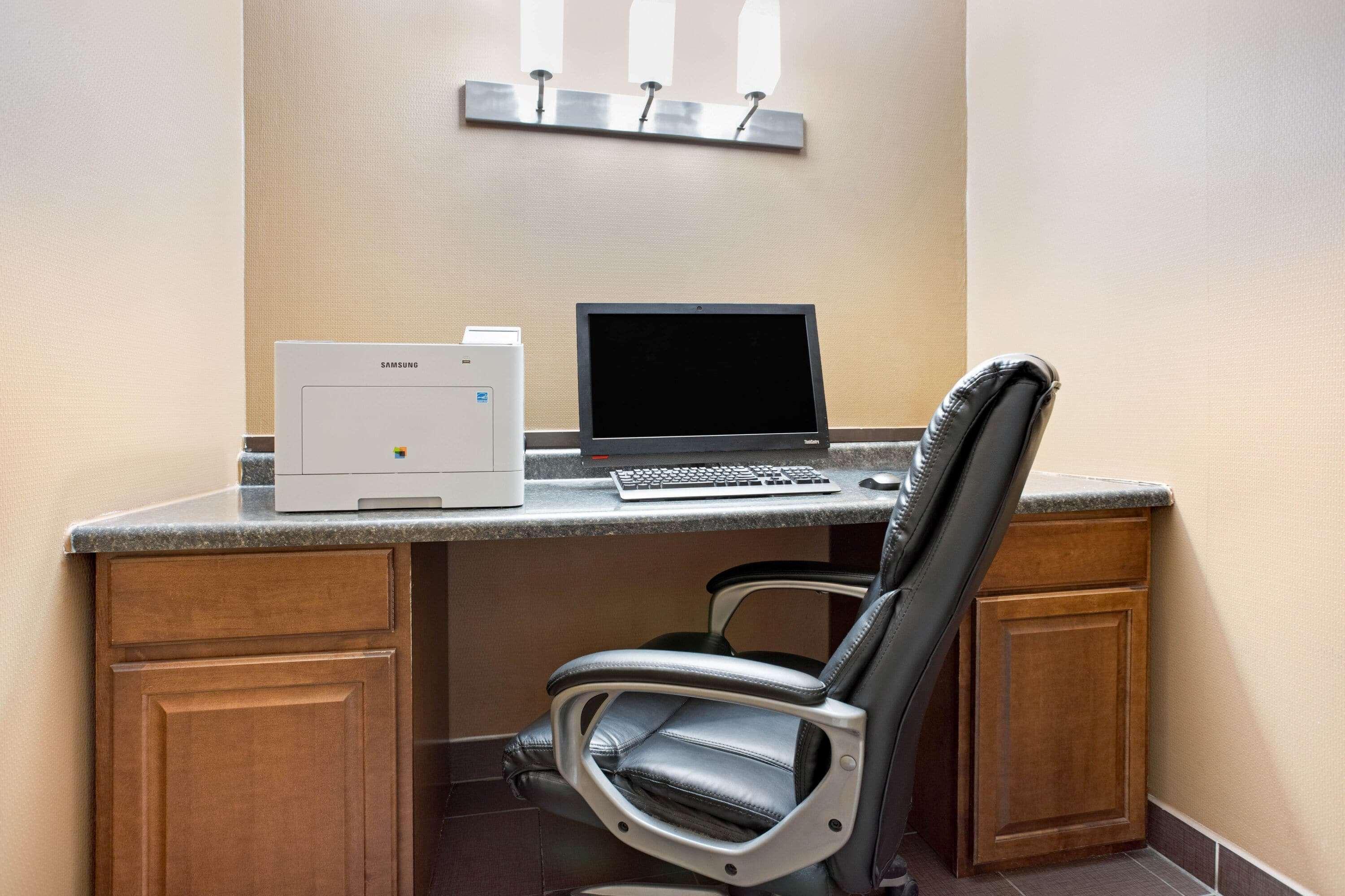 La Quinta Inn & Suites By Wyndham Indianapolis Downtown المظهر الخارجي الصورة