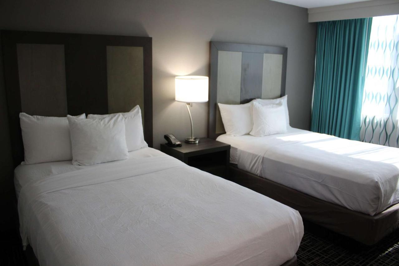 La Quinta Inn & Suites By Wyndham Indianapolis Downtown المظهر الخارجي الصورة