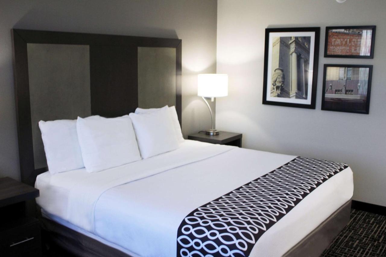 La Quinta Inn & Suites By Wyndham Indianapolis Downtown المظهر الخارجي الصورة