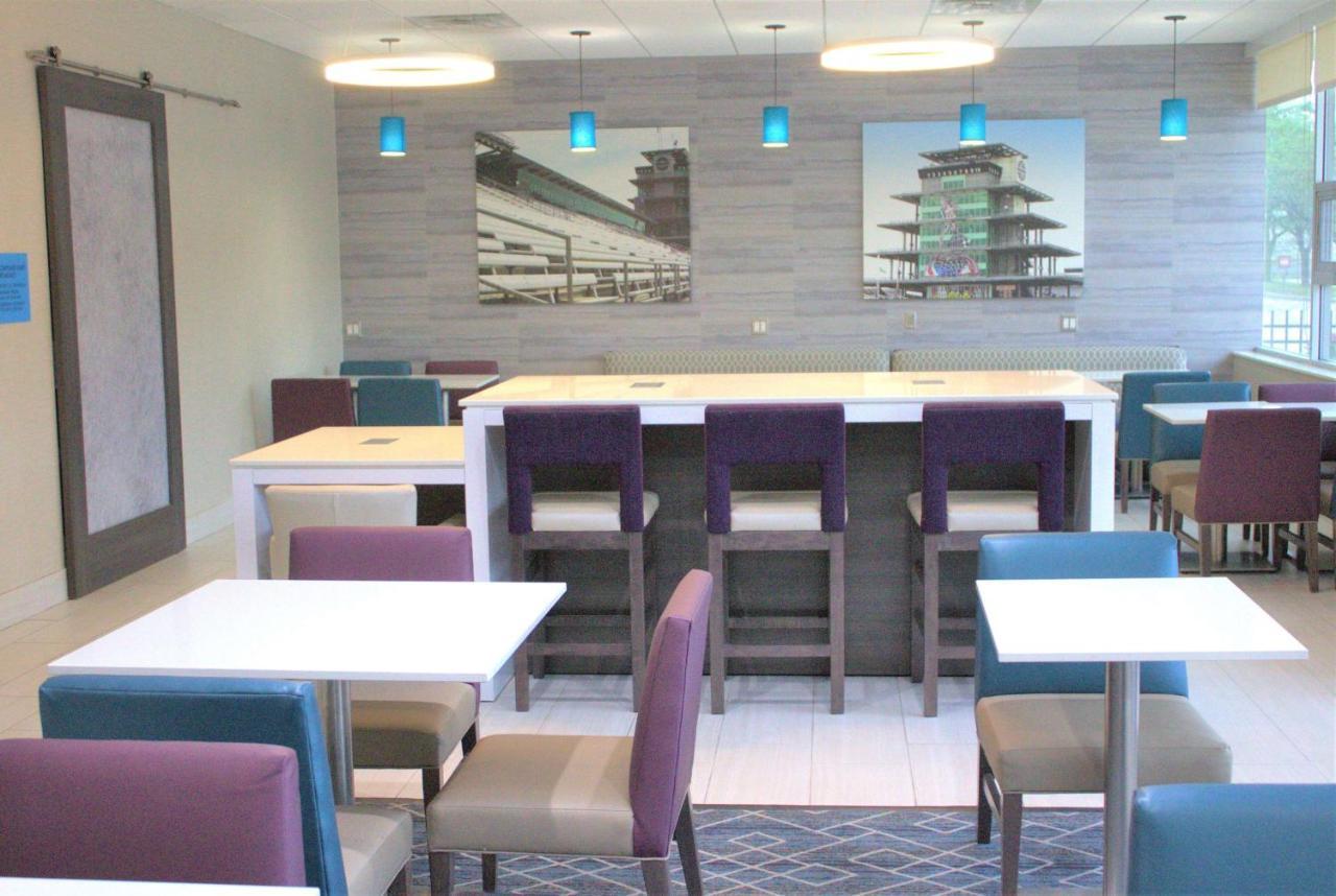 La Quinta Inn & Suites By Wyndham Indianapolis Downtown المظهر الخارجي الصورة