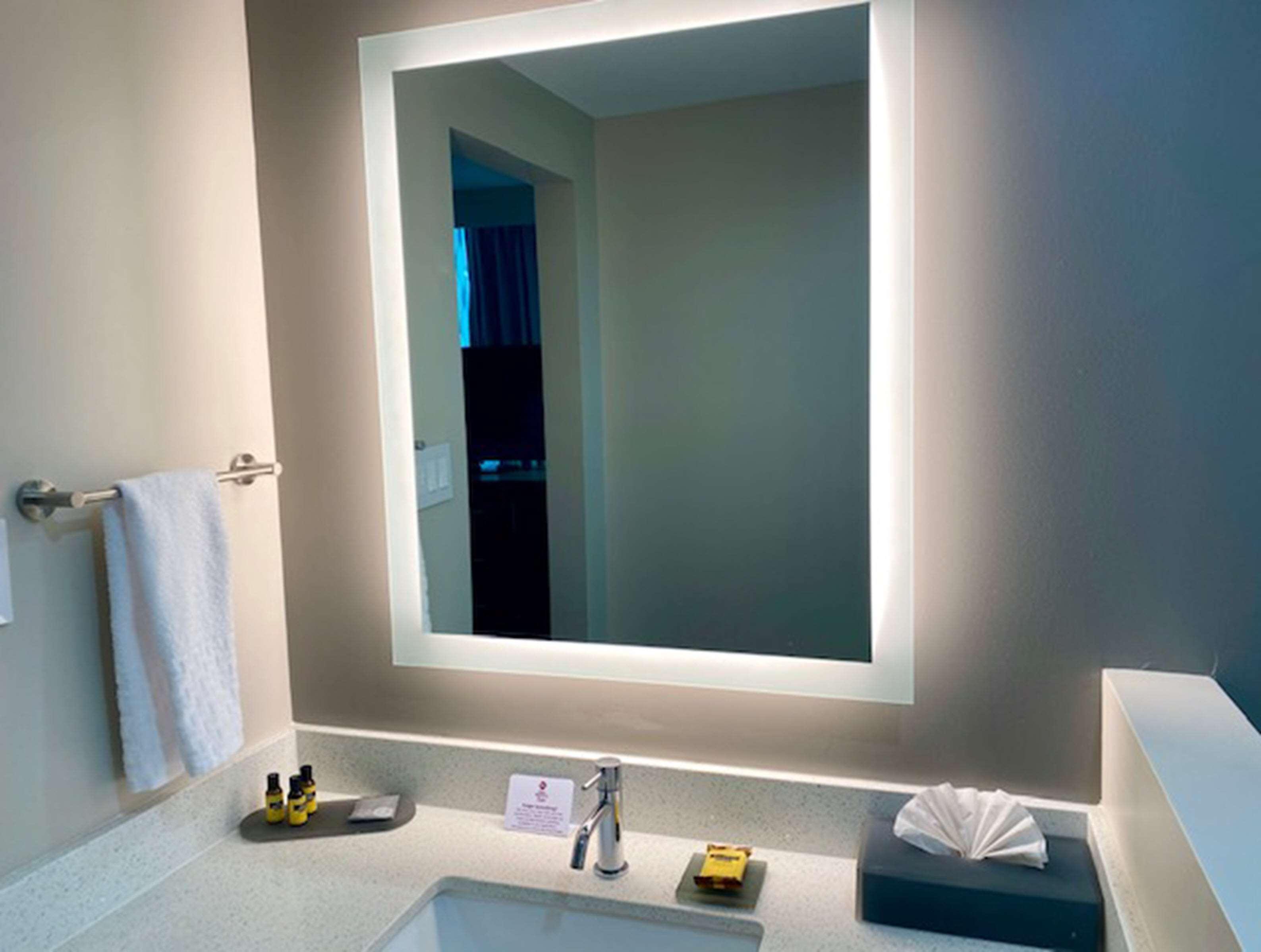 La Quinta Inn & Suites By Wyndham Indianapolis Downtown المظهر الخارجي الصورة