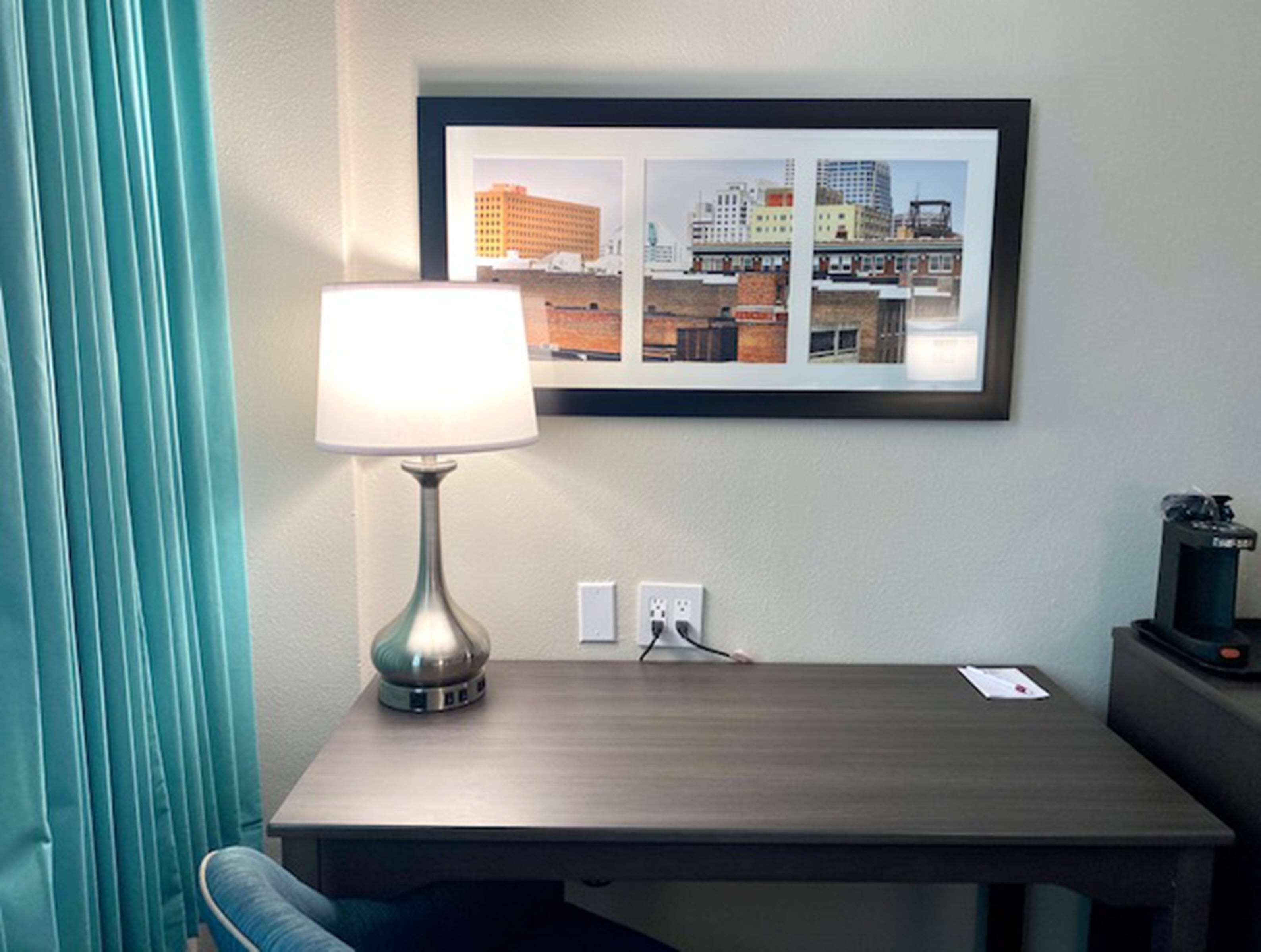 La Quinta Inn & Suites By Wyndham Indianapolis Downtown المظهر الخارجي الصورة