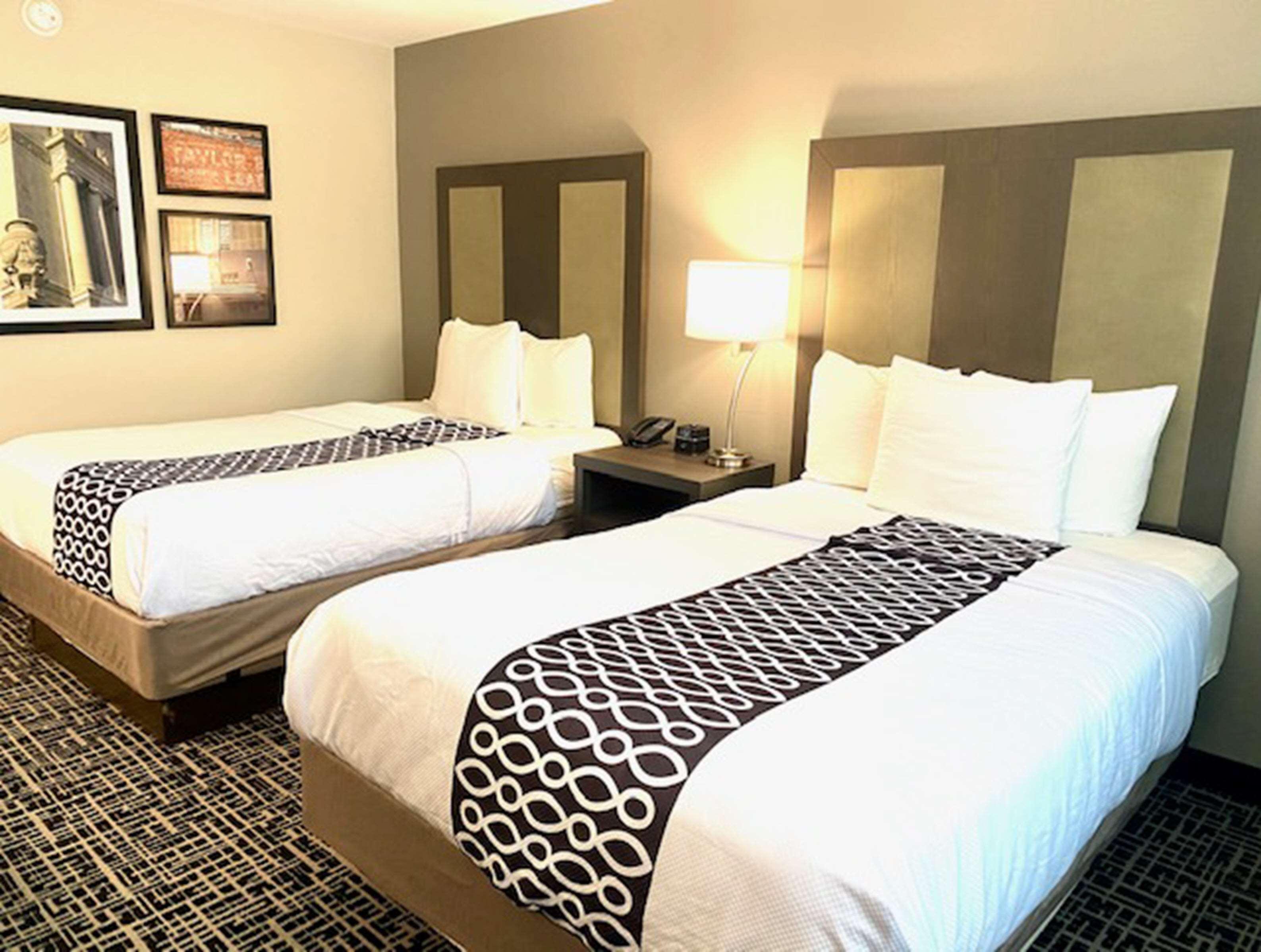 La Quinta Inn & Suites By Wyndham Indianapolis Downtown المظهر الخارجي الصورة