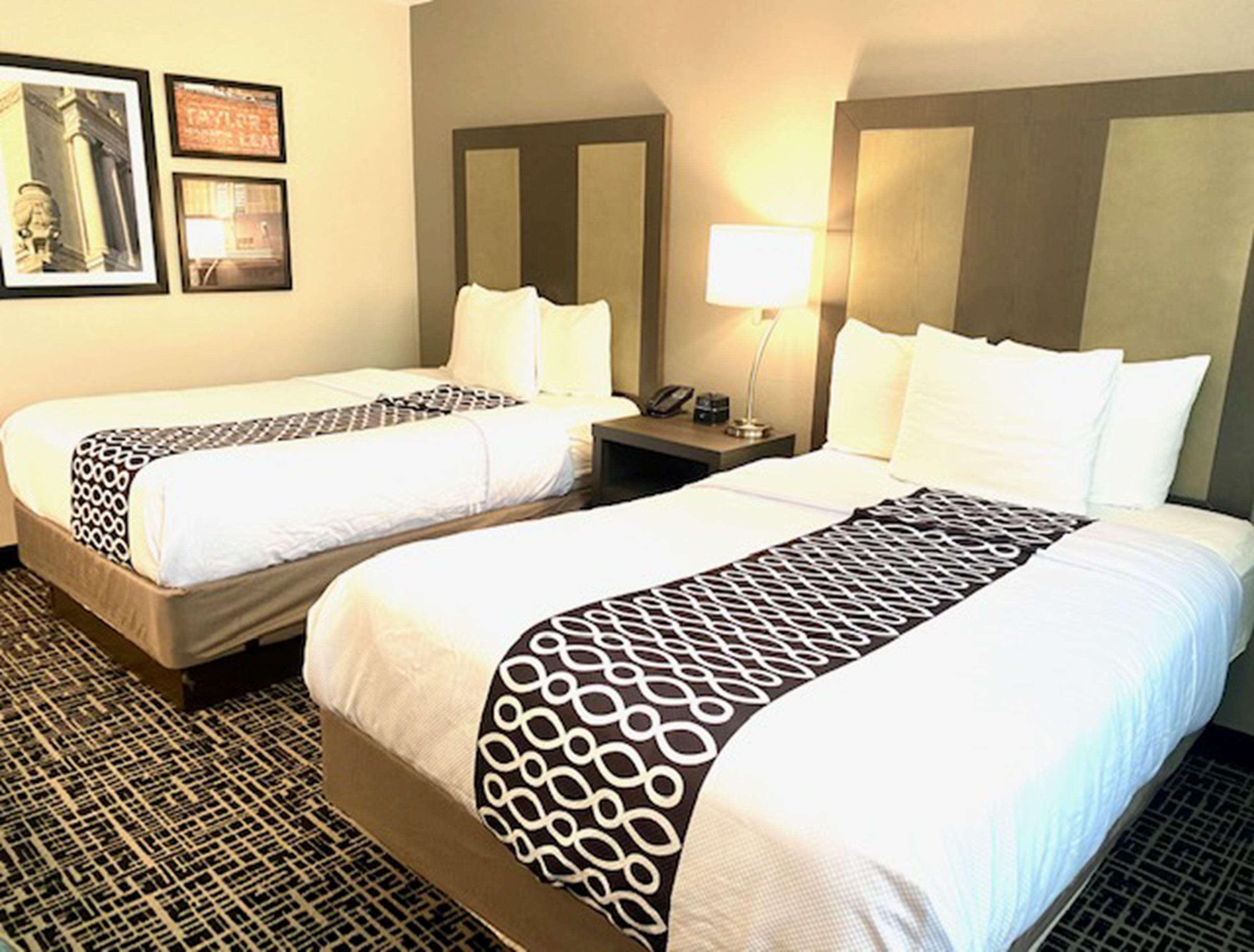 La Quinta Inn & Suites By Wyndham Indianapolis Downtown المظهر الخارجي الصورة