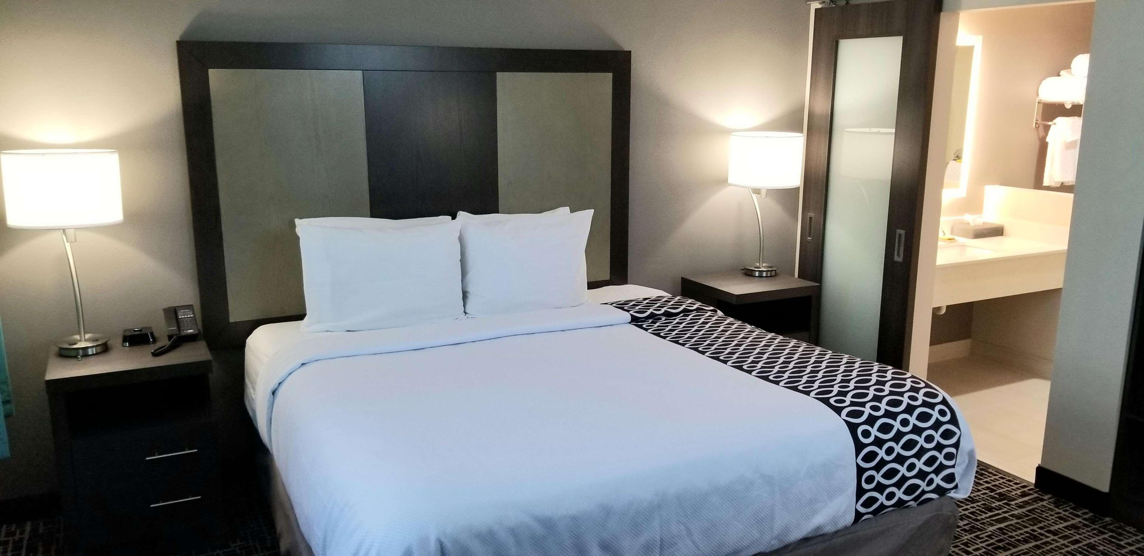 La Quinta Inn & Suites By Wyndham Indianapolis Downtown المظهر الخارجي الصورة