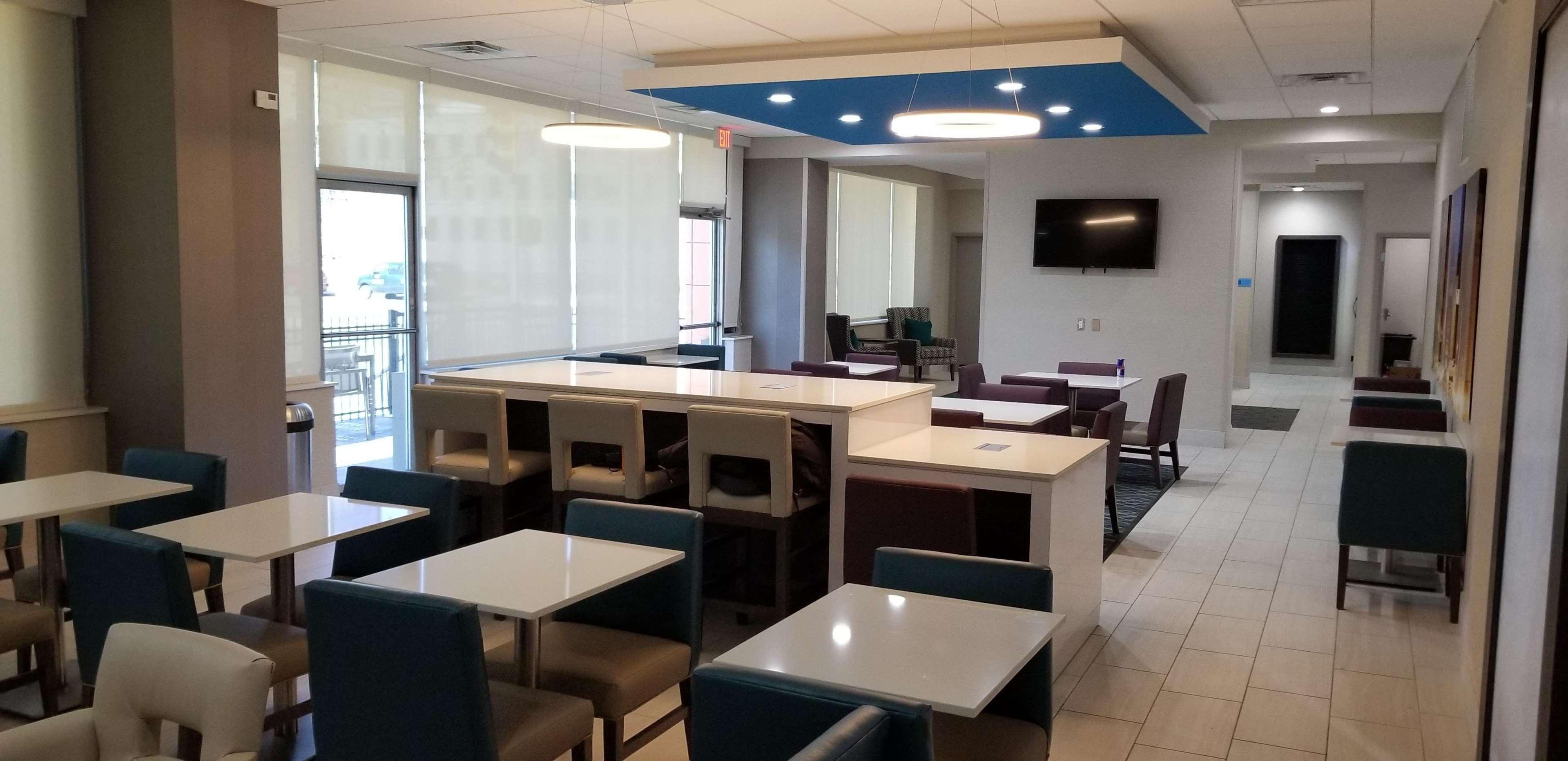 La Quinta Inn & Suites By Wyndham Indianapolis Downtown المظهر الخارجي الصورة