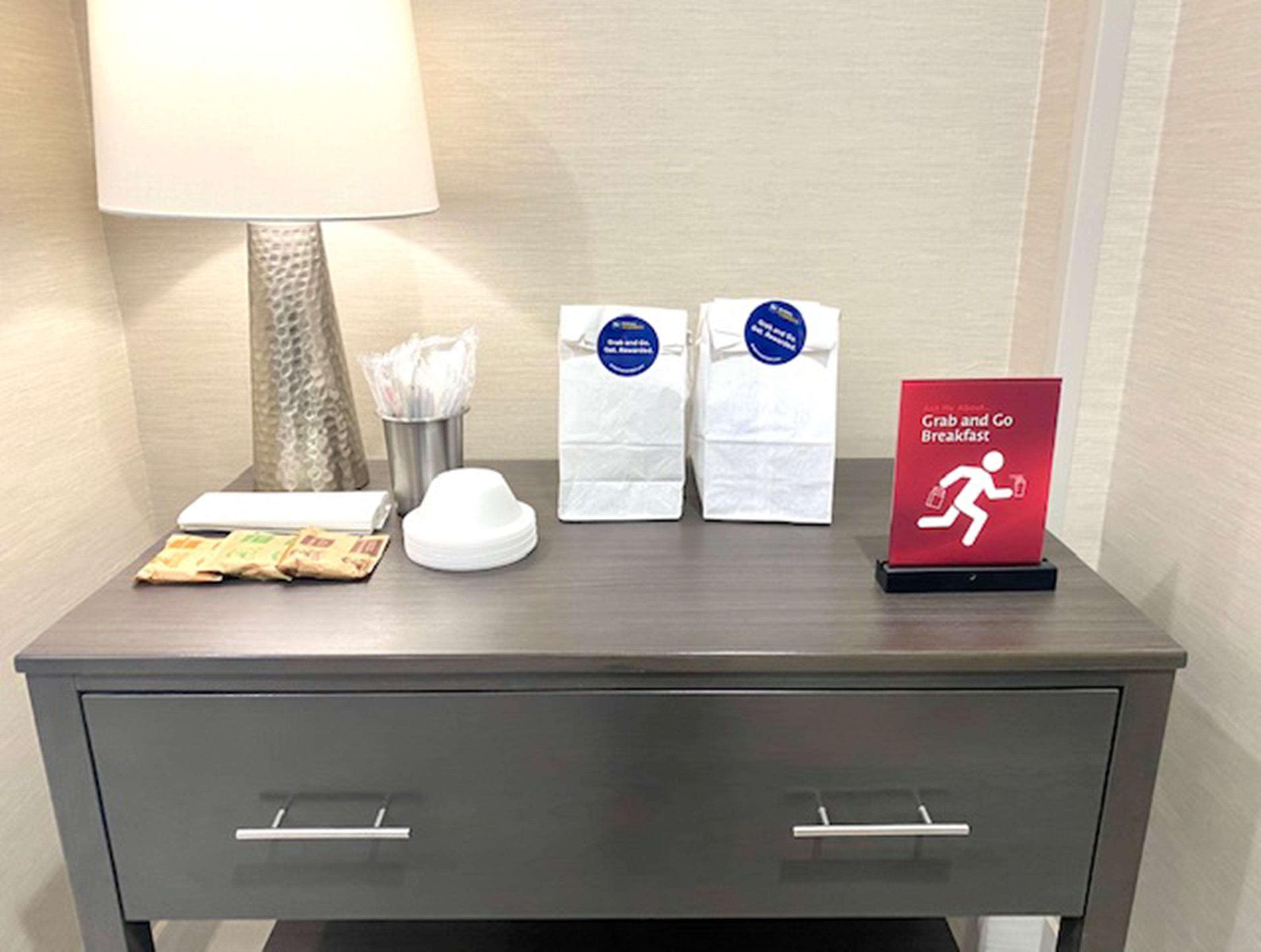 La Quinta Inn & Suites By Wyndham Indianapolis Downtown المظهر الخارجي الصورة
